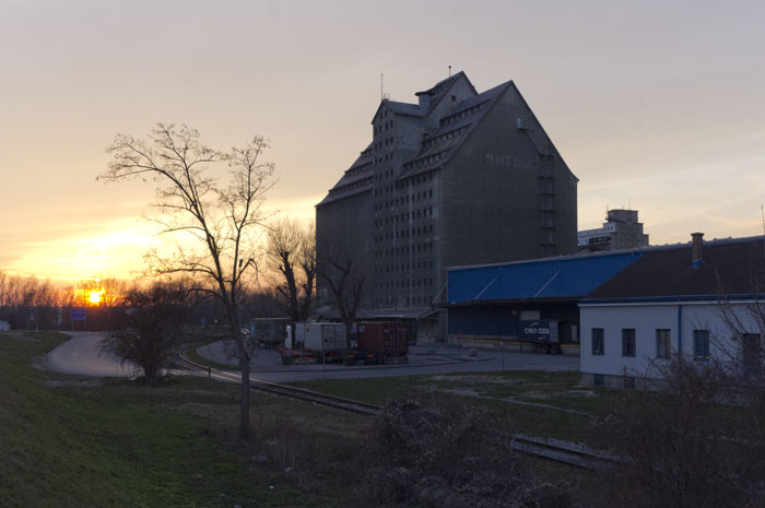 Getreidespeicher am Alberner Hafen