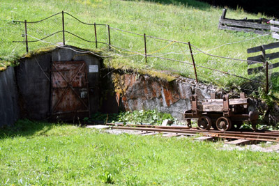 Ein Stollenmundloch des Bergbaues Großkogl in Brixlegg