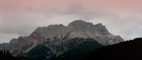 Das schroffe Bergpanorama bei Hochfilzen