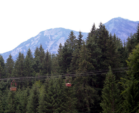 Die Seilschwebebahn zum Abtransport des Rohmagnesits in Hochfilzen