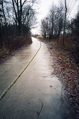 Betonstraße zum ehemaligen Lager Annastift