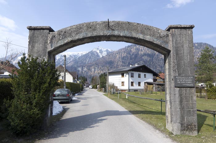 Torbogen des ehemaligen Konzentrationslagers Ebensee