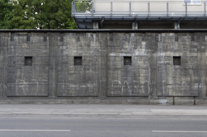 Die der Felberstraße zugewandte Seite des OP-Bunkers