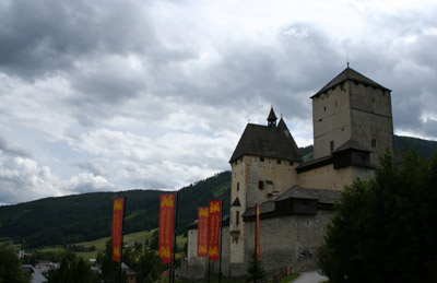 Die Burg Mauterndorf im Jahr 2007