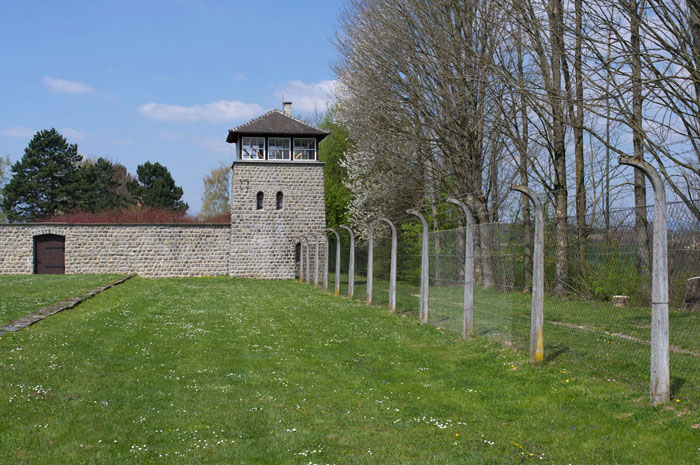 Wachturm mit nordostseitiger Umzäunung