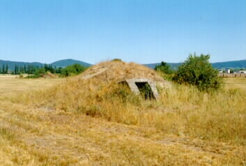 Luftschutzbunker auf Feld